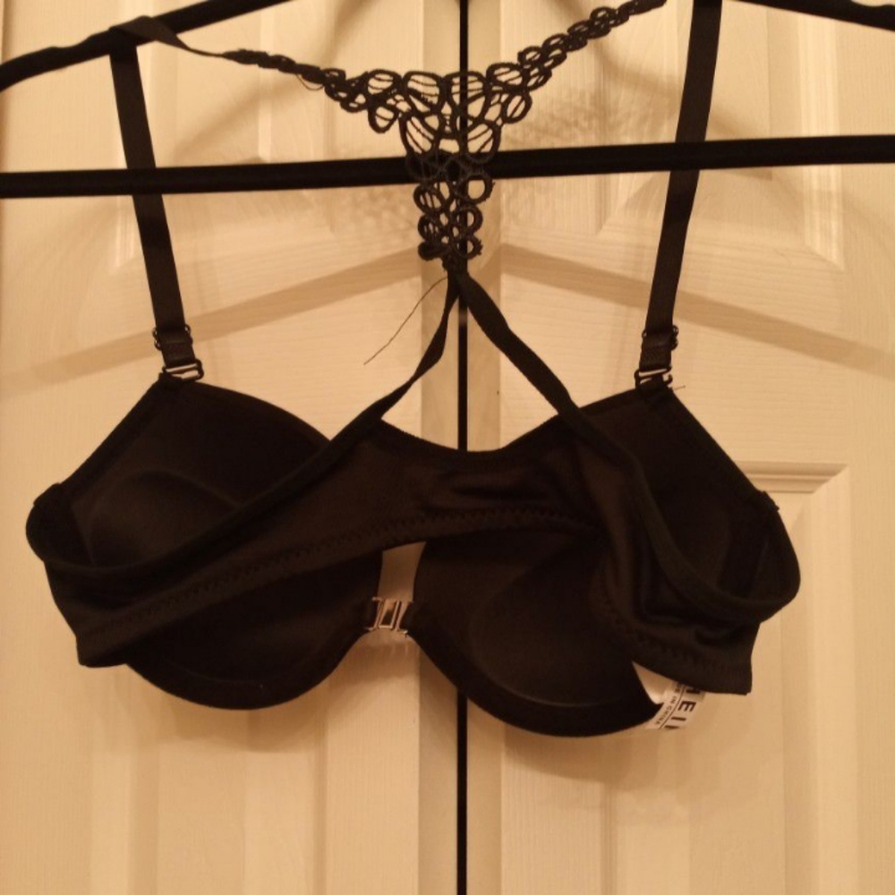 Bras - Picture 6 of 8